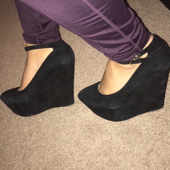 Sam Edelman Suede Black Wedges - Picture 5 of 6